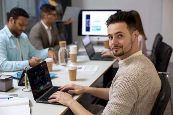 modern-equipped-computer-lab (1)